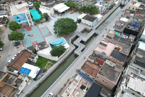 东湖社区把“臭水沟”变成一条具有潮汕特色、侨文化元素的景观长廊。郑淼鑫 摄 东湖社区把“臭水沟”变成一条具有潮汕特色、侨文化元素的景观长廊。郑淼鑫 摄