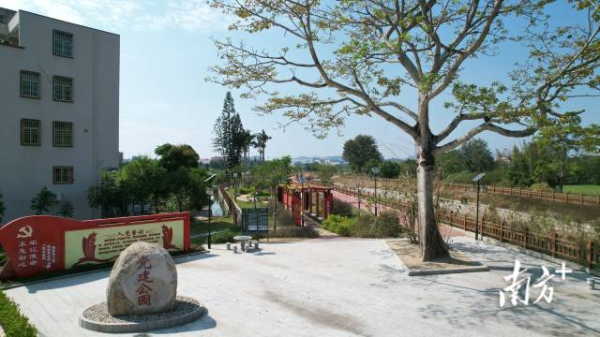 在华里社区,小广场、小公园随处可见。郑淼鑫 在华里社区,小广场、小公园随处可见。郑淼鑫